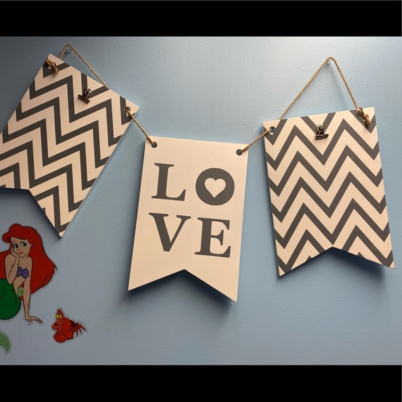 Rustic Gray White Chevron Love Wall Decor Sign & Photo Clipboard - Picture 2 of 9